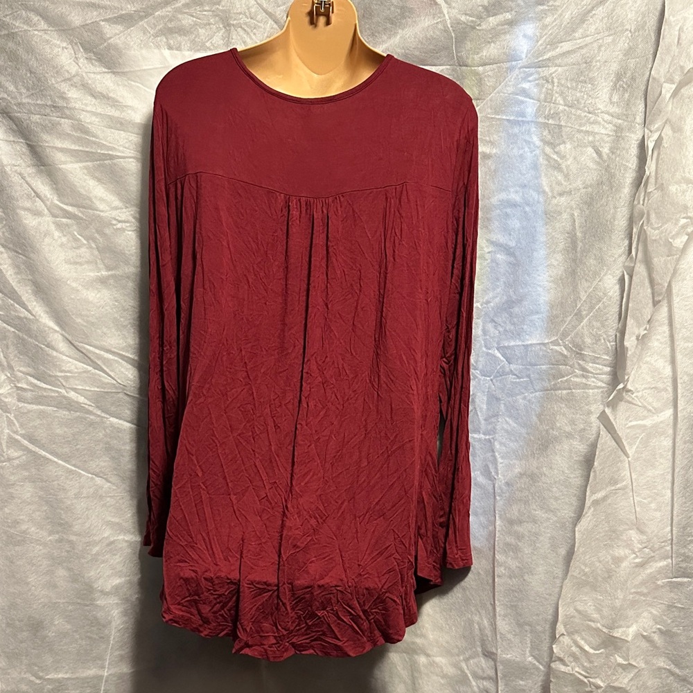 Chic Maroon Button-Front Tunic - Picture 2 of 3